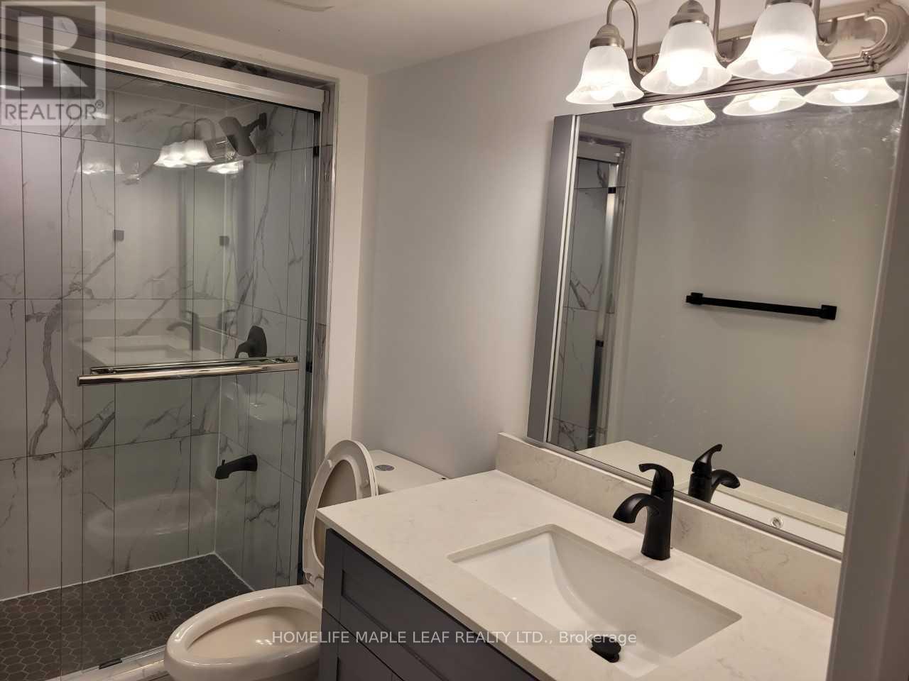 19 Freshspring Drive, Brampton, Ontario  L6R 3H6 - Photo 6 - W13667666
