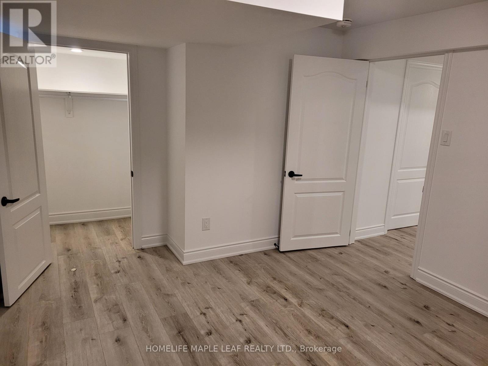 19 Freshspring Drive, Brampton, Ontario  L6R 3H6 - Photo 8 - W13667666