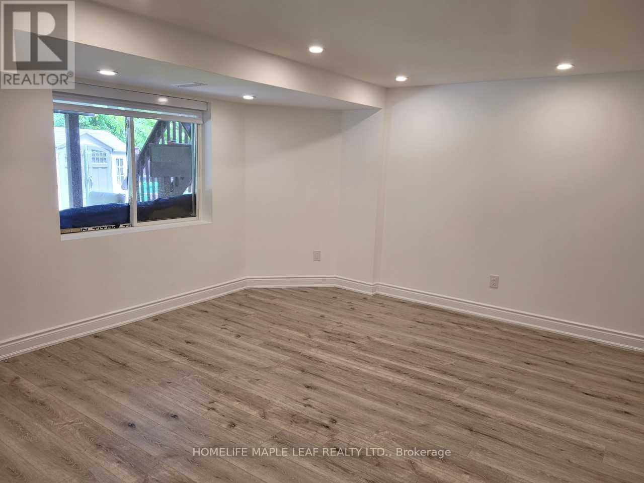 19 Freshspring Drive, Brampton, Ontario  L6R 3H6 - Photo 4 - W13667666