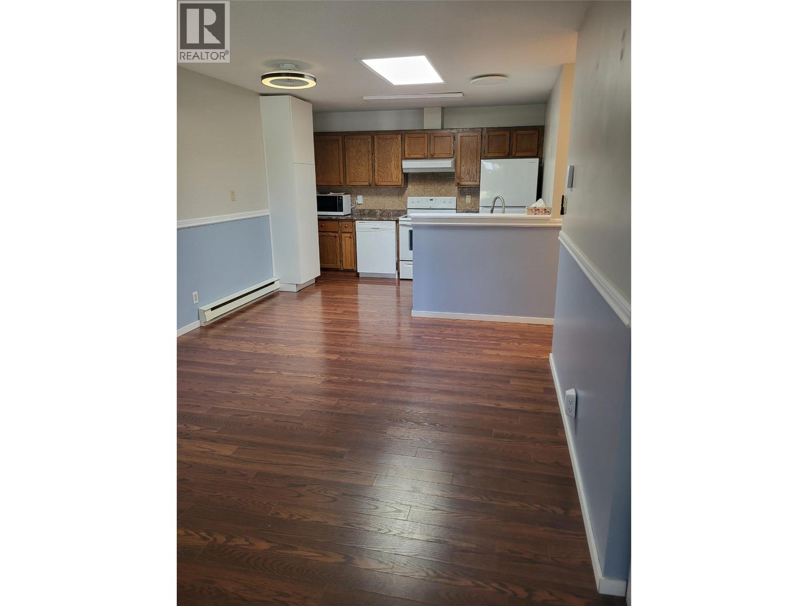 601 Wade Avenue W Unit# 105, Penticton, British Columbia  V2A 1V6 - Photo 2 - 10392065