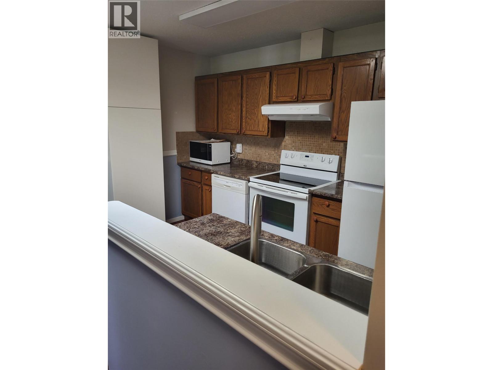 601 Wade Avenue W Unit# 105, Penticton, British Columbia  V2A 1V6 - Photo 6 - 10392065
