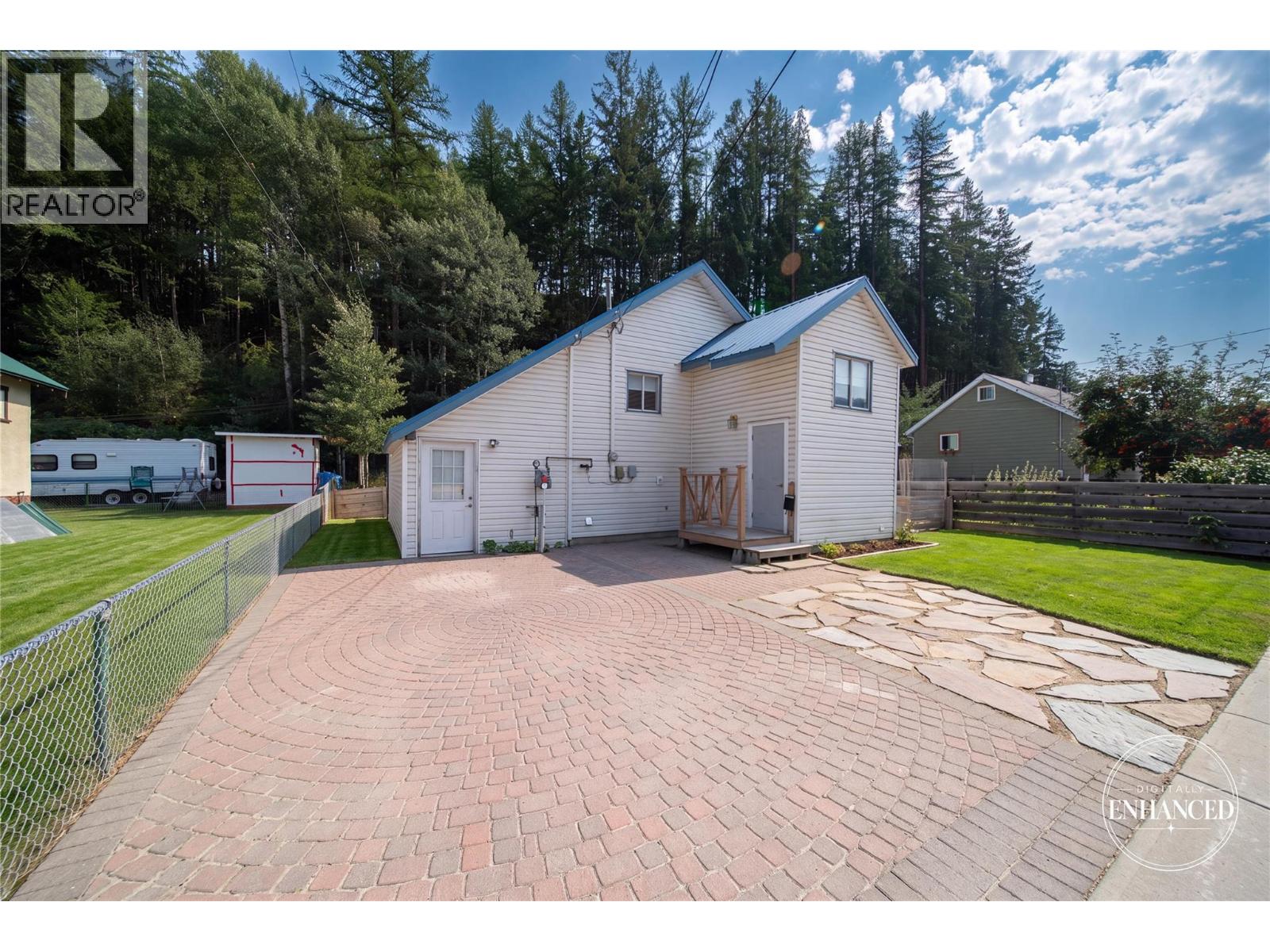 10 Wallinger Avenue, Kimberley, British Columbia V1A 1Y5 - Photo 1 - 10398601
