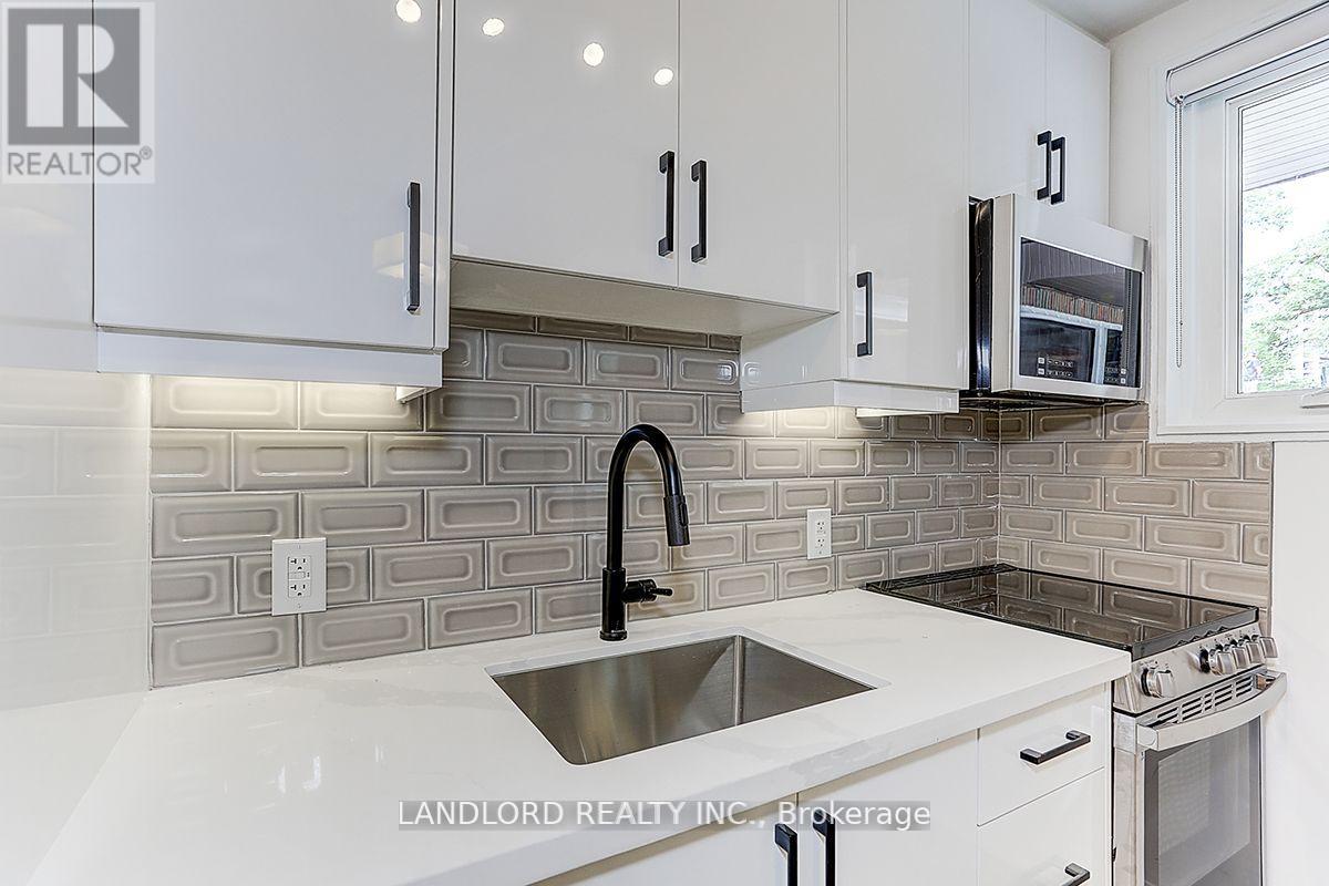 23 - 2520 Bloor Street W, Toronto, Ontario  M6S 1R8 - Photo 11 - W13734032