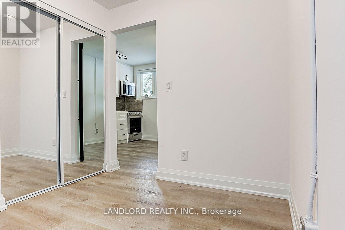 23 - 2520 Bloor Street W, Toronto, Ontario  M6S 1R8 - Photo 14 - W13734032