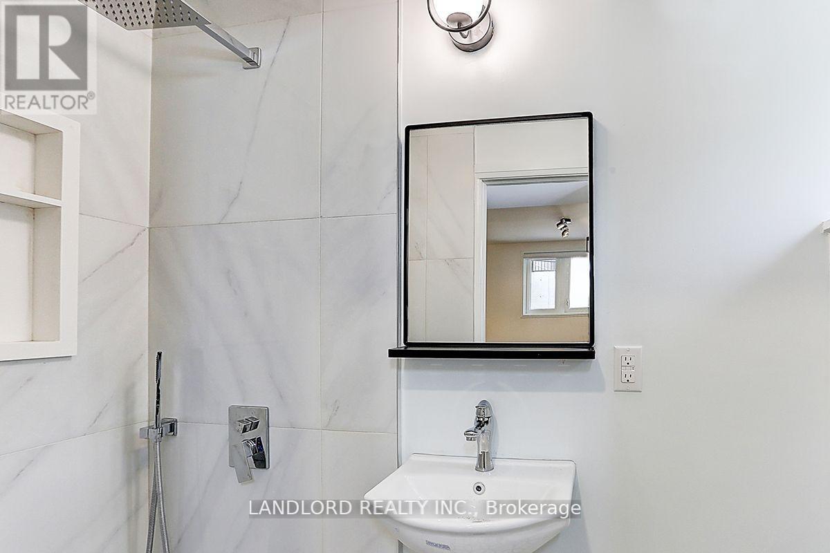 23 - 2520 Bloor Street W, Toronto, Ontario  M6S 1R8 - Photo 16 - W13734032