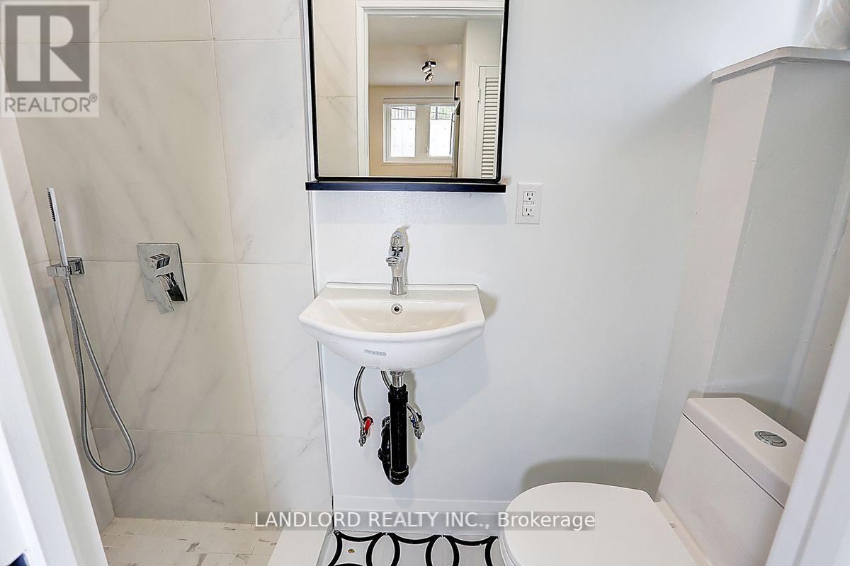 23 - 2520 Bloor Street W, Toronto, Ontario  M6S 1R8 - Photo 17 - W13734032