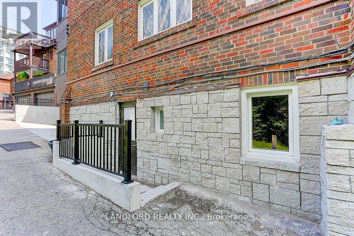 23 - 2520 Bloor Street W, Toronto, Ontario  M6S 1R8 - Photo 21 - W13734032