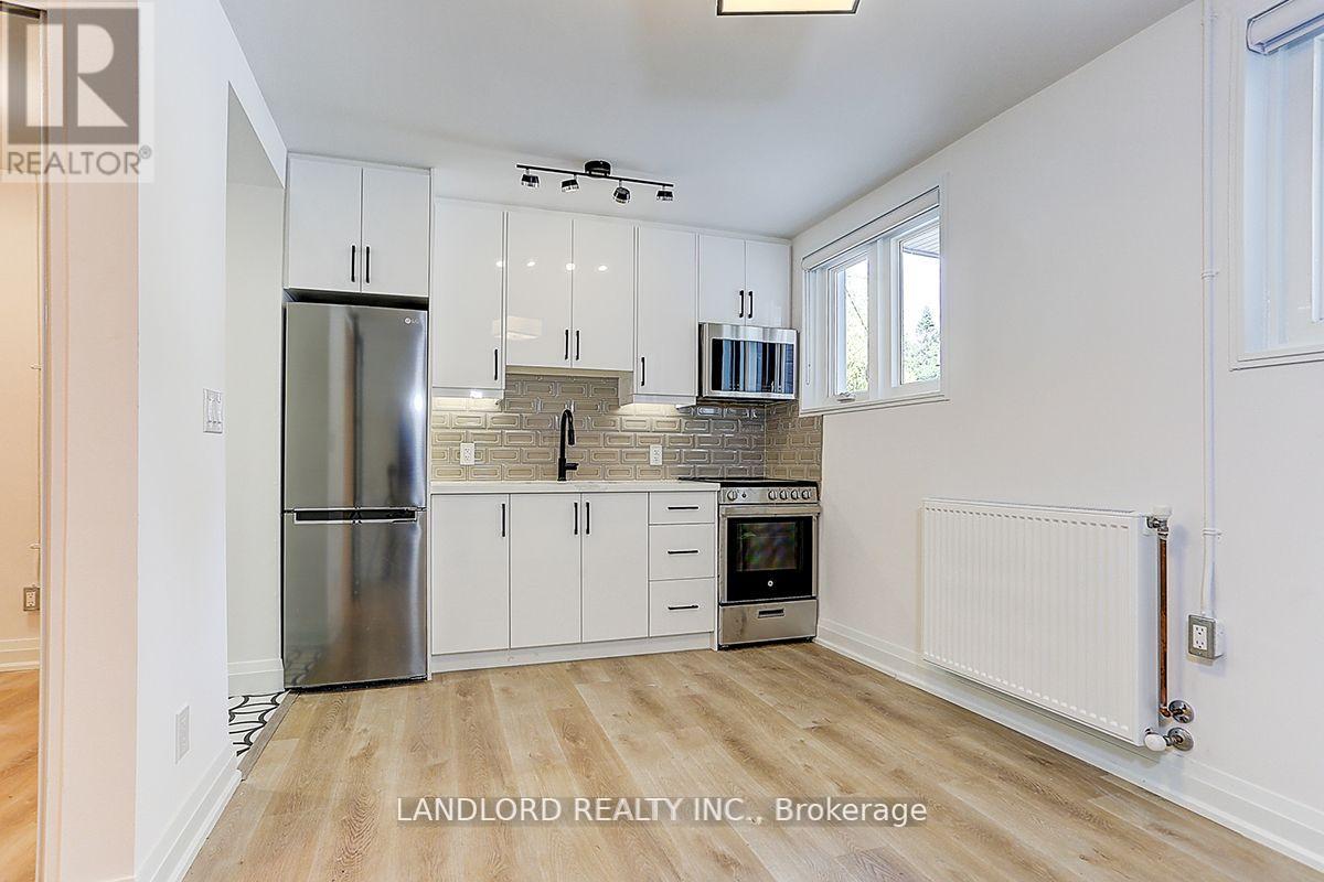 23 - 2520 Bloor Street W, Toronto, Ontario  M6S 1R8 - Photo 3 - W13734032
