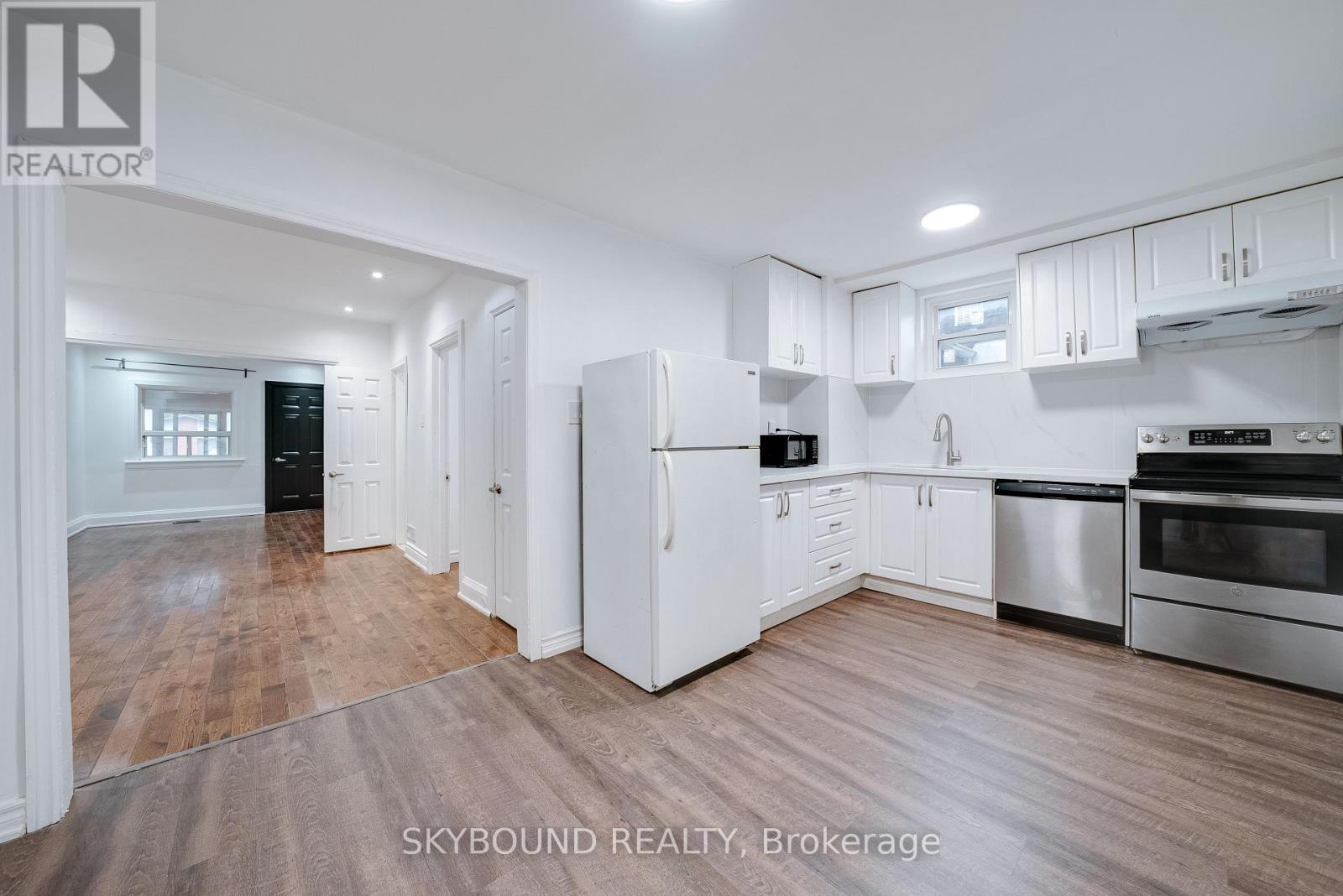 43 Craydon Avenue, Toronto, Ontario  M6M 2C8 - Photo 11 - W13734126