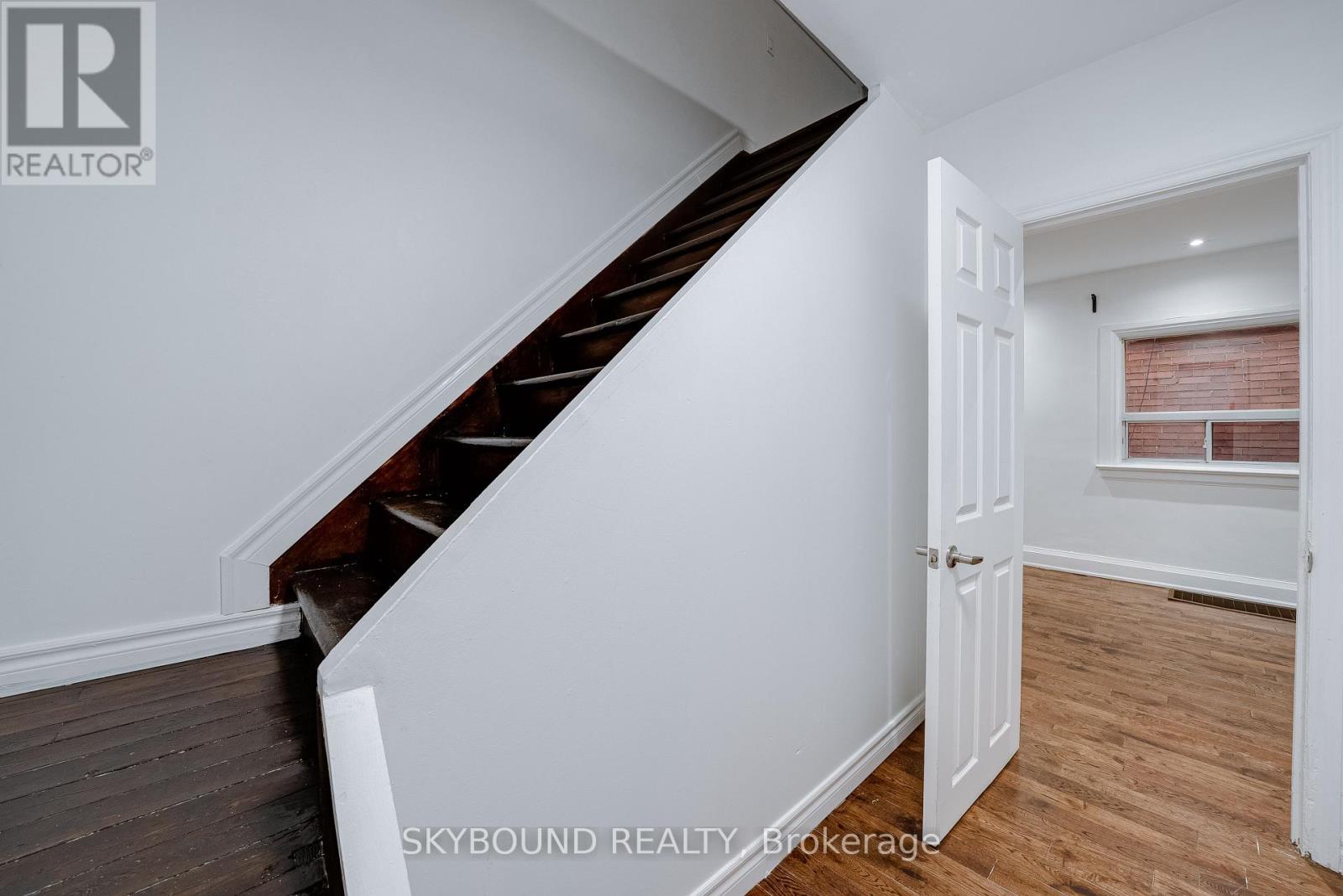 43 Craydon Avenue, Toronto, Ontario  M6M 2C8 - Photo 17 - W13734126