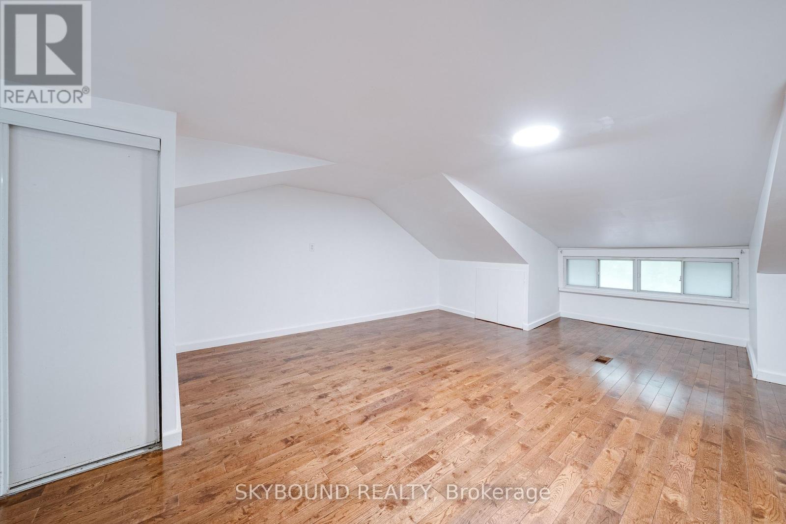 43 Craydon Avenue, Toronto, Ontario  M6M 2C8 - Photo 18 - W13734126