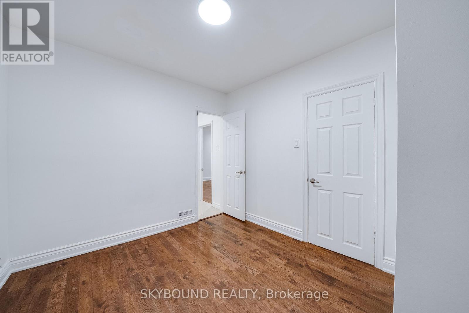 43 Craydon Avenue, Toronto, Ontario  M6M 2C8 - Photo 19 - W13734126