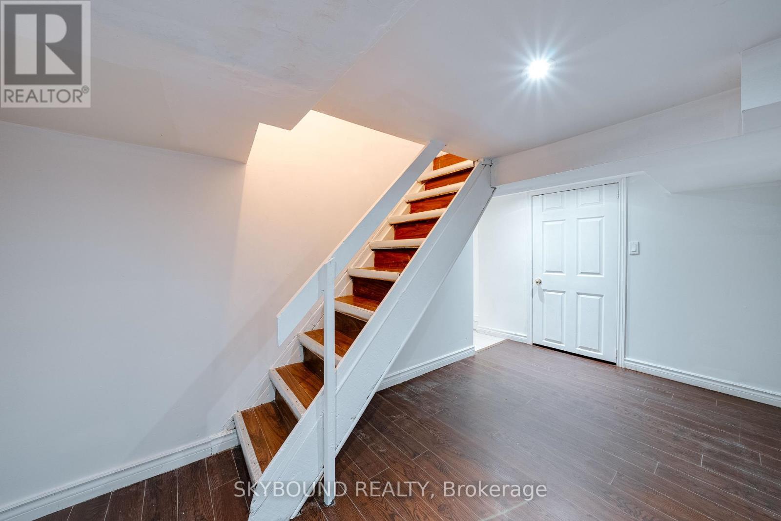 43 Craydon Avenue, Toronto, Ontario  M6M 2C8 - Photo 32 - W13734126