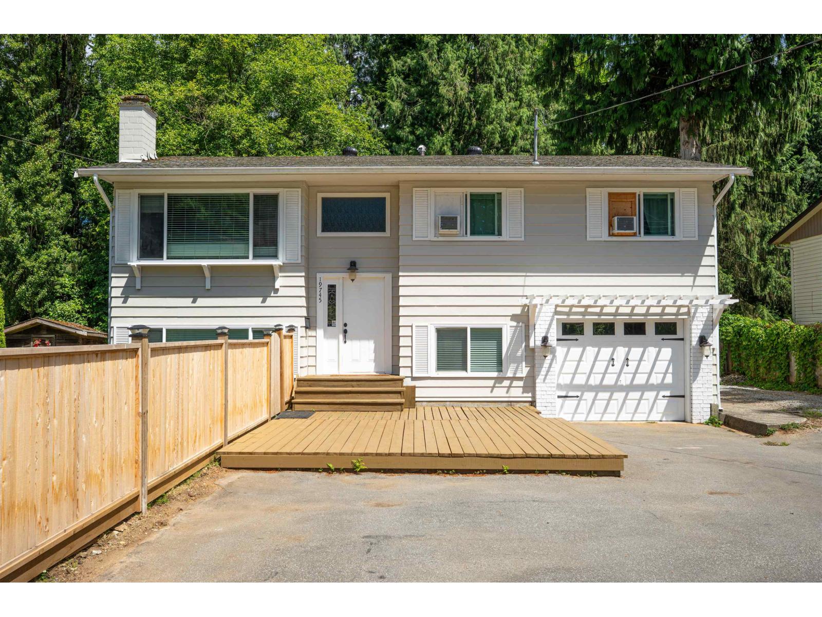 19745 38A AVENUE, langley, British Columbia