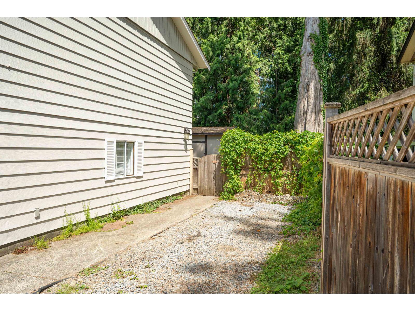 19745 38a Avenue, Langley, British Columbia  V3A 4W7 - Photo 34 - R3160595