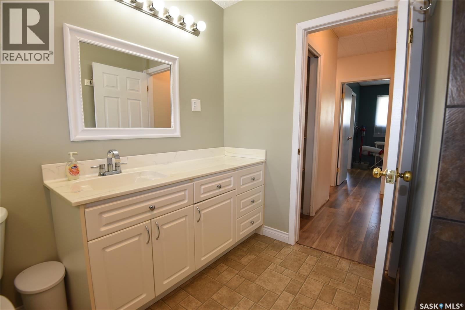 614 10th Avenue W, Nipawin, Saskatchewan  S0E 1E0 - Photo 21 - SK047224