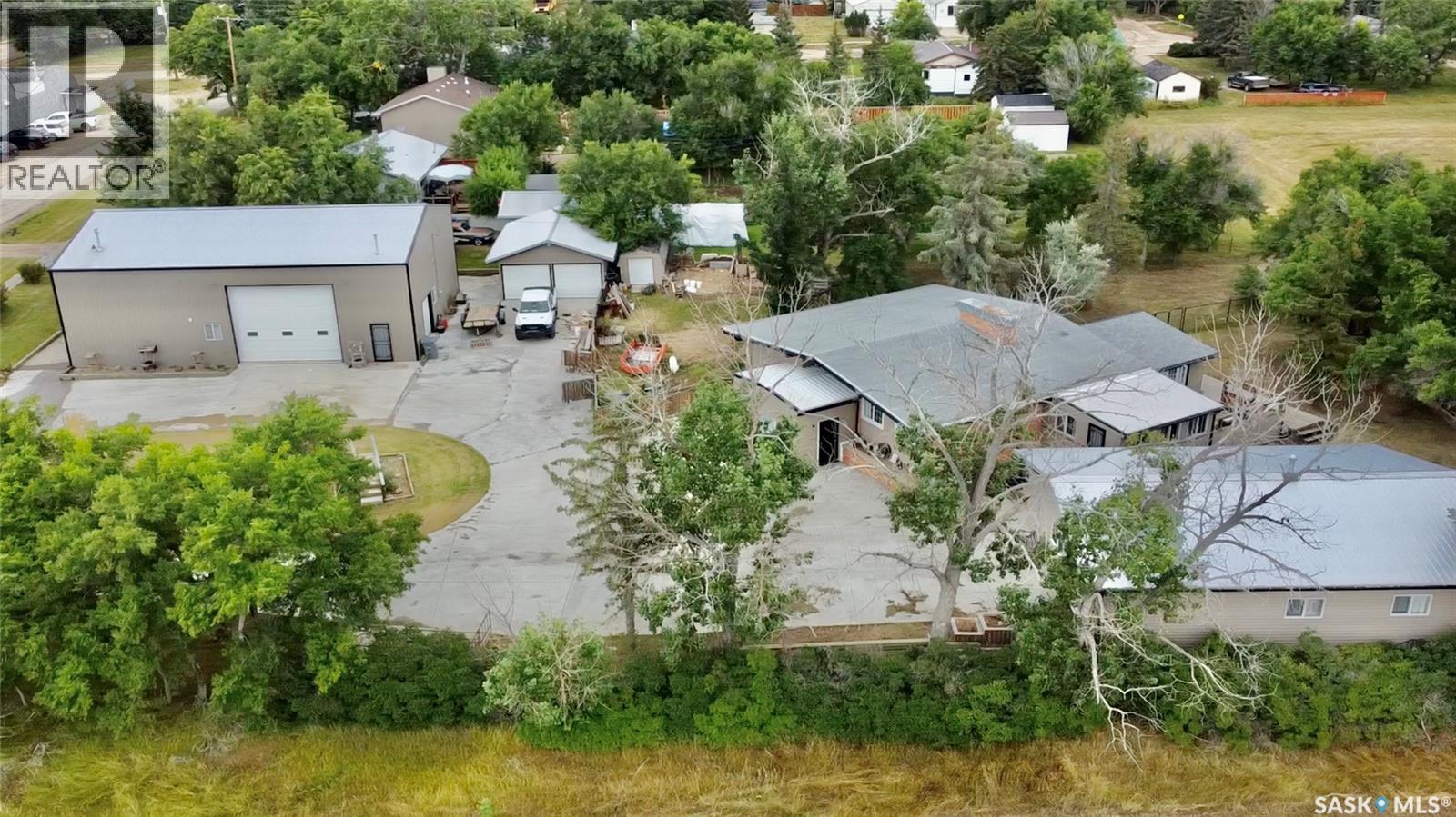 Chaplin Acreage - Two Houses And Large Shop, Chaplin, Saskatchewan  S0H 0V0 - Photo 2 - SK047126