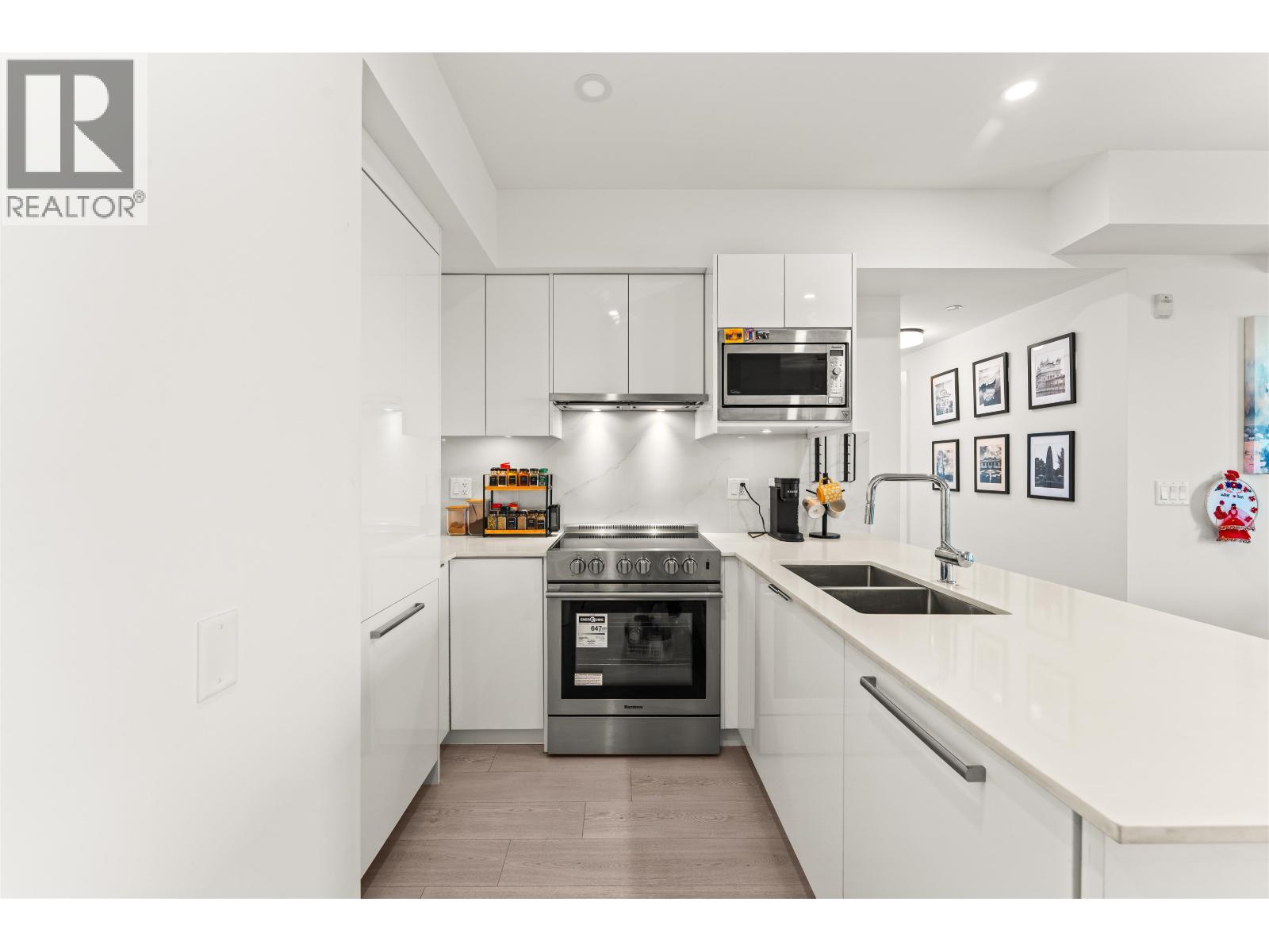 606 5399 Joyce Street, Vancouver, British Columbia  V5R 4H3 - Photo 12 - R3160497