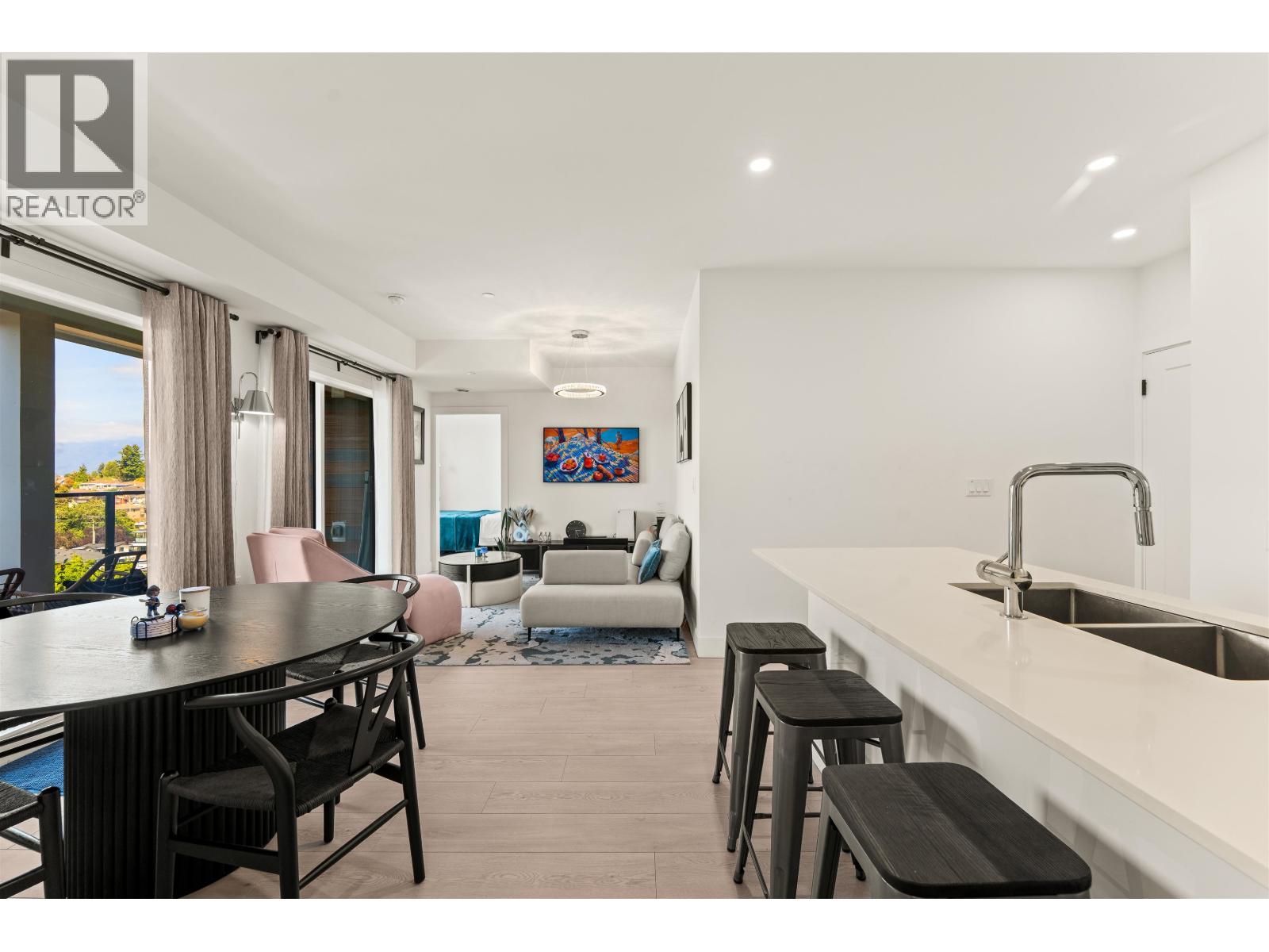 606 5399 Joyce Street, Vancouver, British Columbia  V5R 4H3 - Photo 8 - R3160497