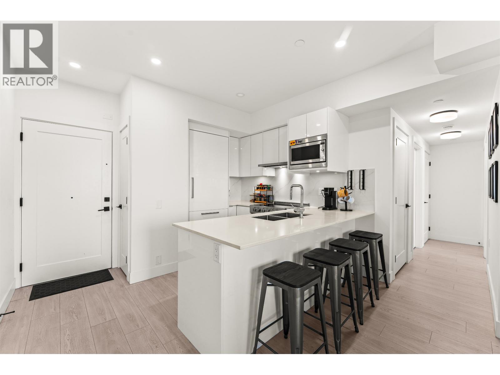 606 5399 Joyce Street, Vancouver, British Columbia  V5R 4H3 - Photo 10 - R3160497
