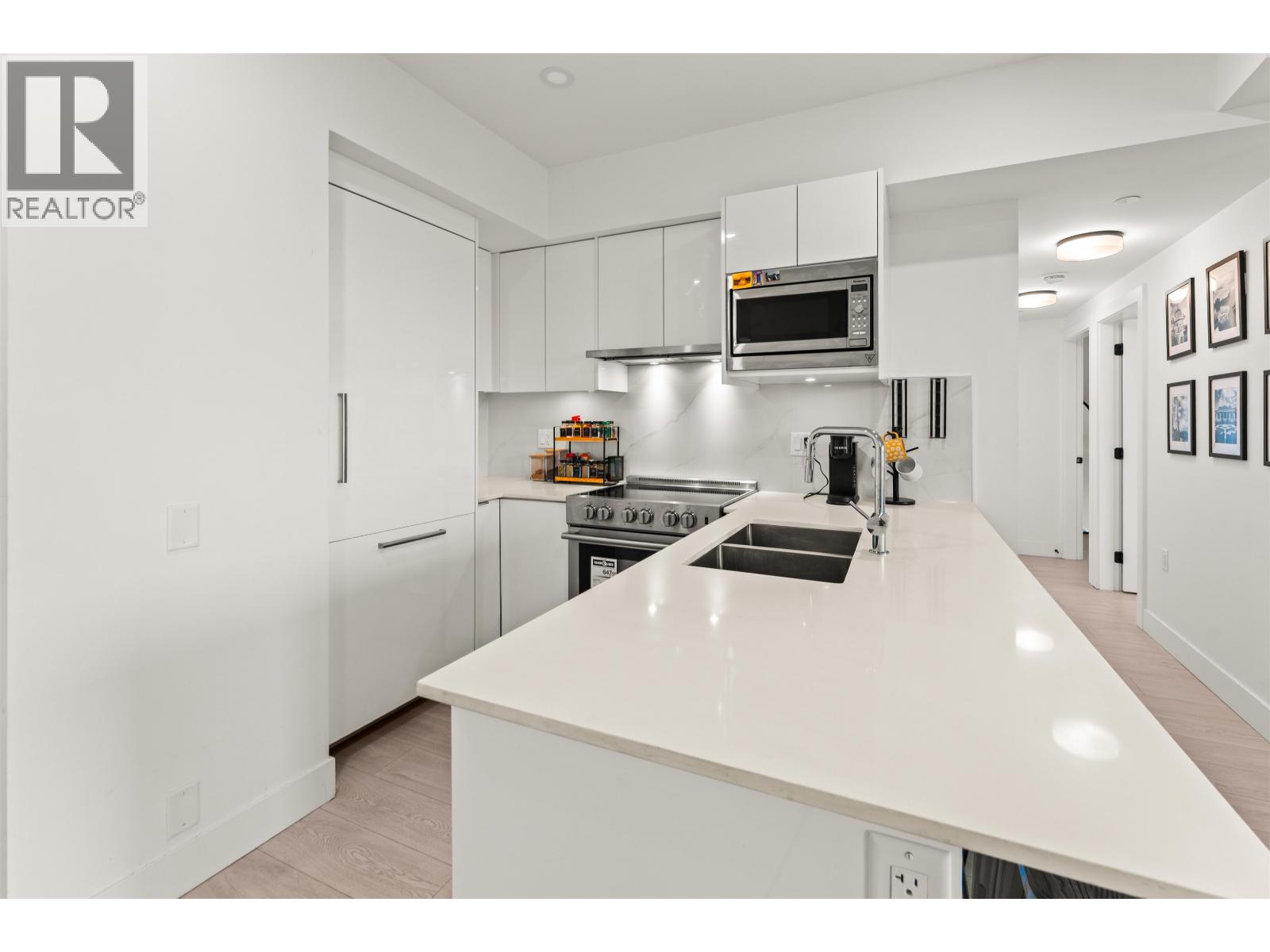 606 5399 Joyce Street, Vancouver, British Columbia  V5R 4H3 - Photo 11 - R3160497