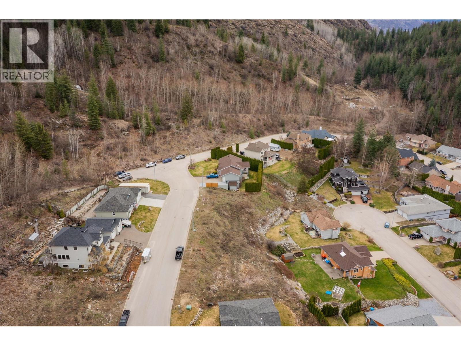 2450 Mcbride Street, Trail, British Columbia  V1R 4N8 - Photo 3 - 10399470