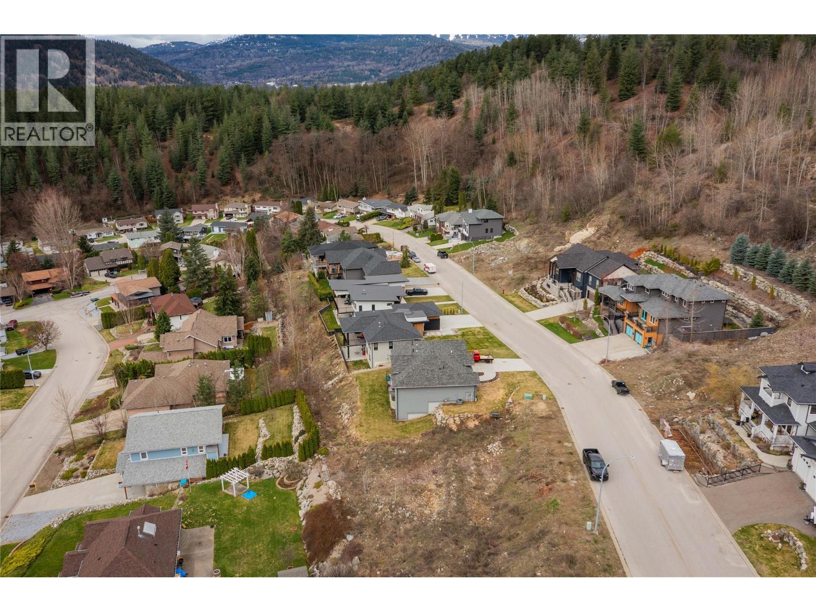 2450 Mcbride Street, Trail, British Columbia  V1R 4N8 - Photo 8 - 10399470