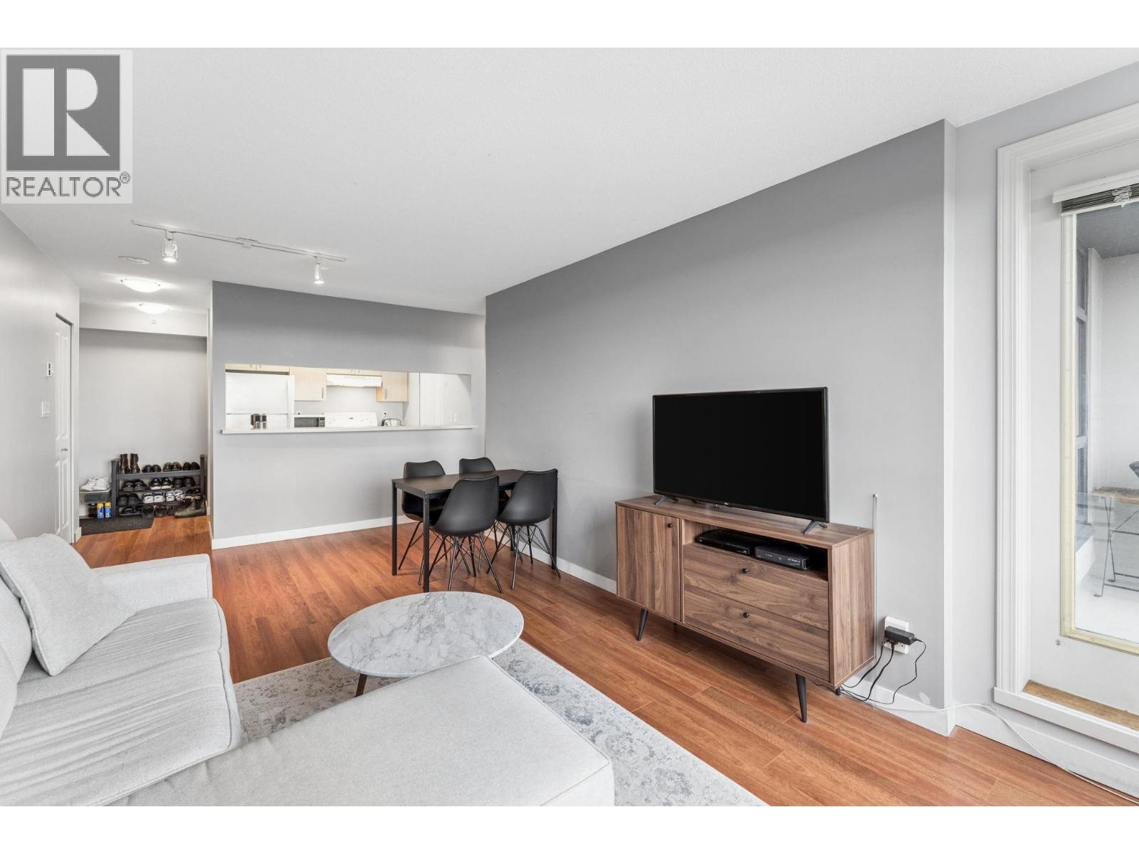 901 3520 CROWLEY DRIVE, vancouver, British Columbia