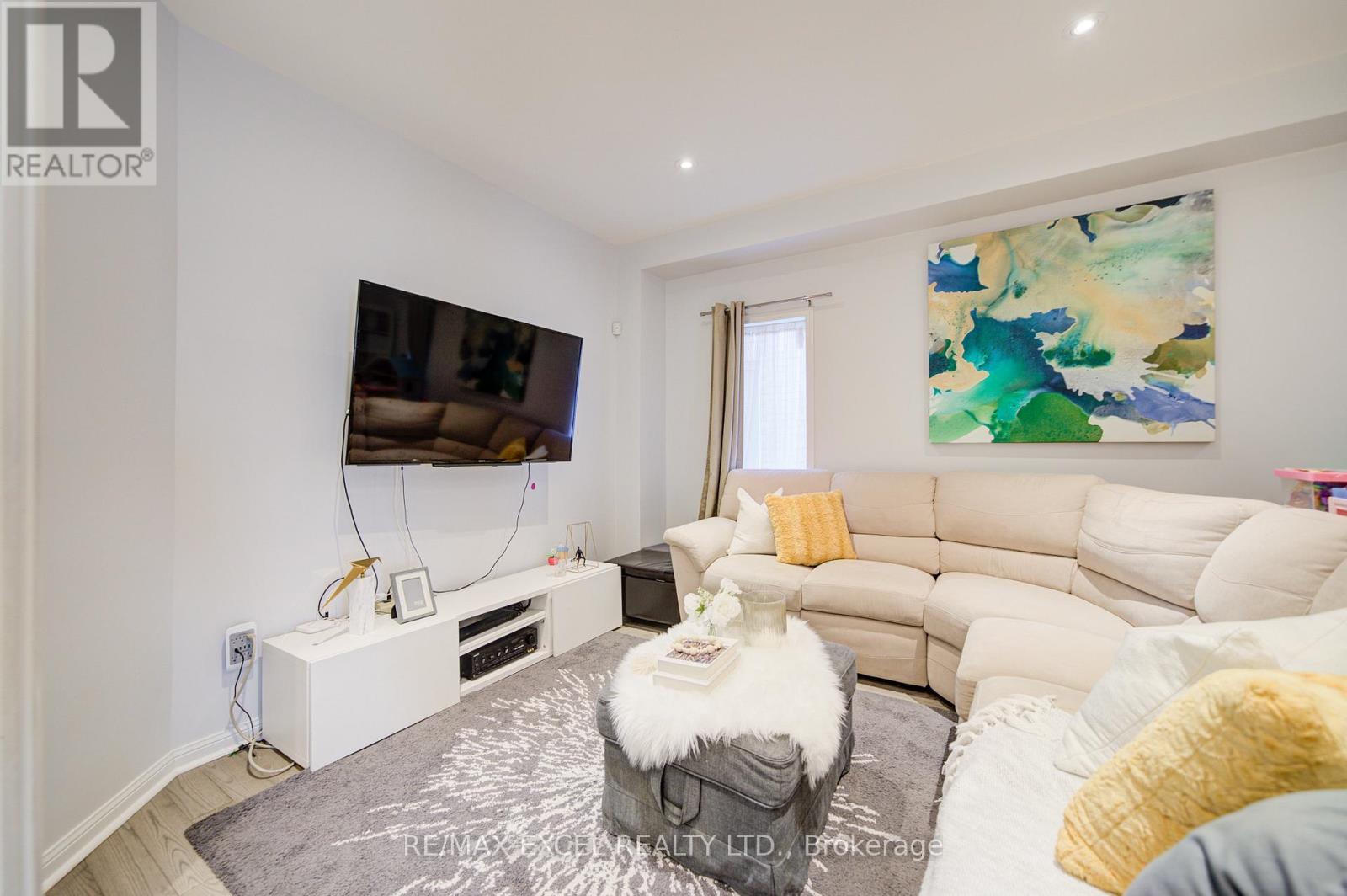 6 Sapphire Drive, Richmond Hill, Ontario  L4S 2E4 - Photo 10 - N13734186