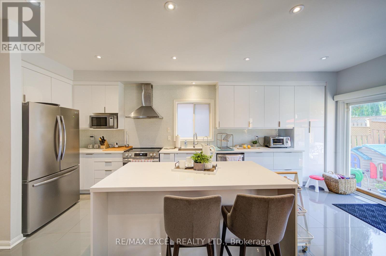 6 Sapphire Drive, Richmond Hill, Ontario  L4S 2E4 - Photo 18 - N13734186