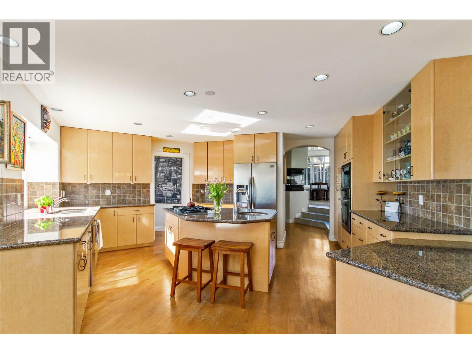 3866 Michener Way, North Vancouver, British Columbia  V7K 3C7 - Photo 9 - R3160565
