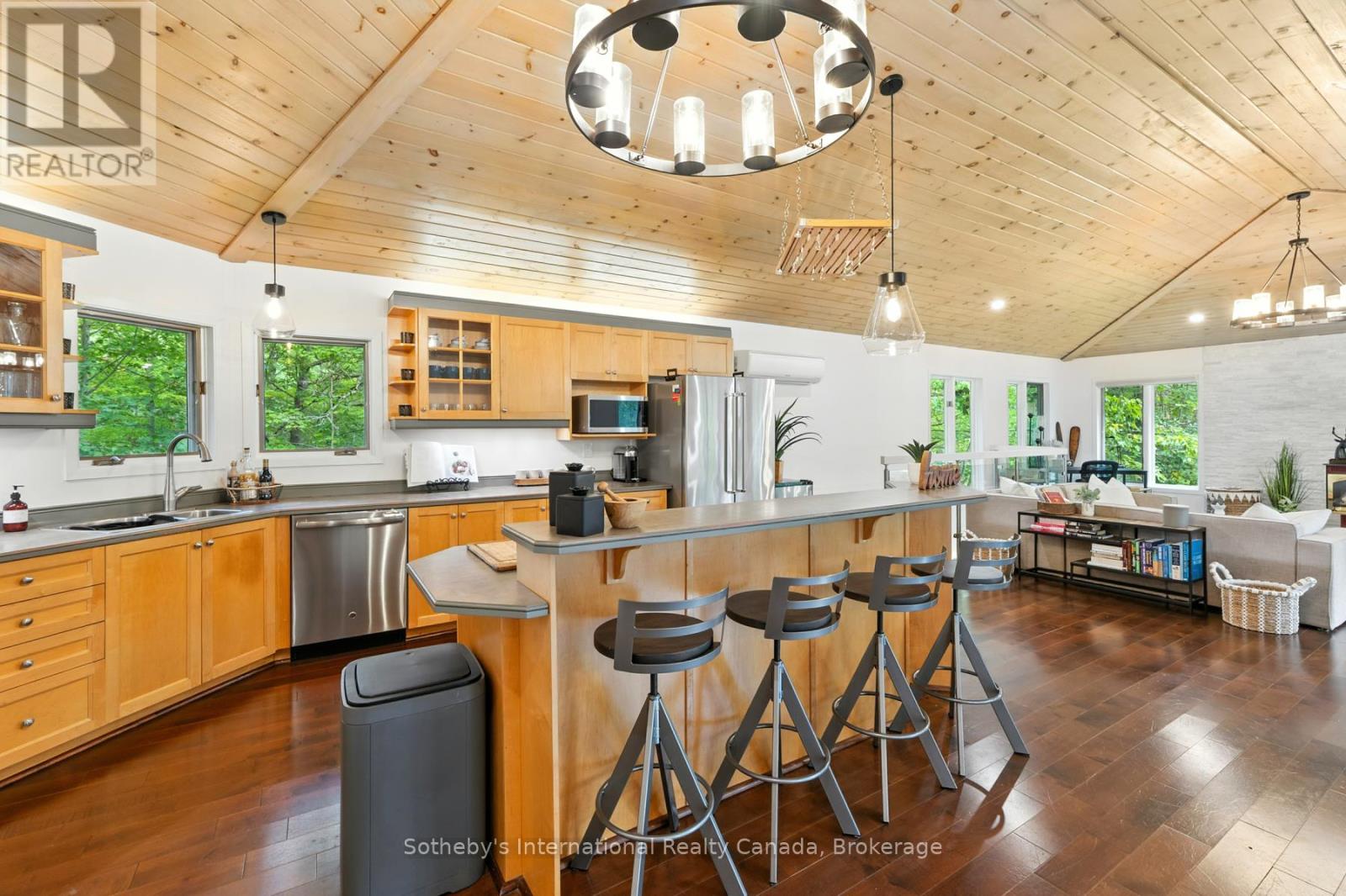 1060 North Kahshe Lake Road, Gravenhurst (Morrison), Ontario  P0E 1G0 - Photo 1 - X13734198