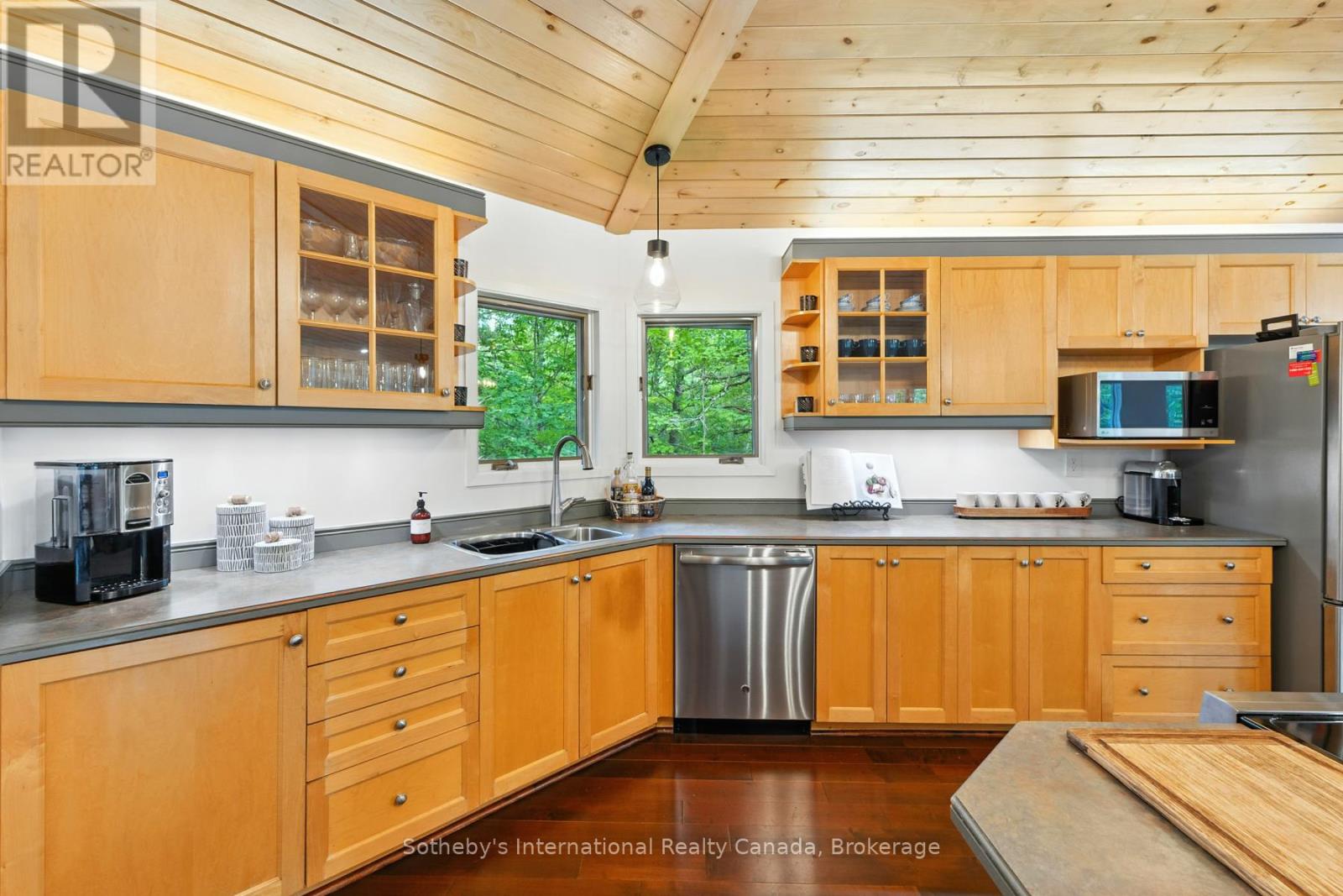 1060 North Kahshe Lake Road, Gravenhurst (Morrison), Ontario  P0E 1G0 - Photo 8 - X13734198