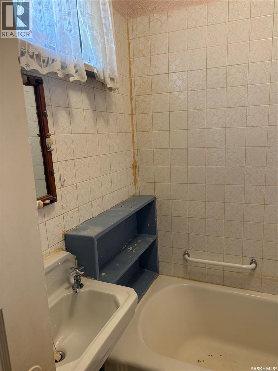 214 West AVENUE photo 10
