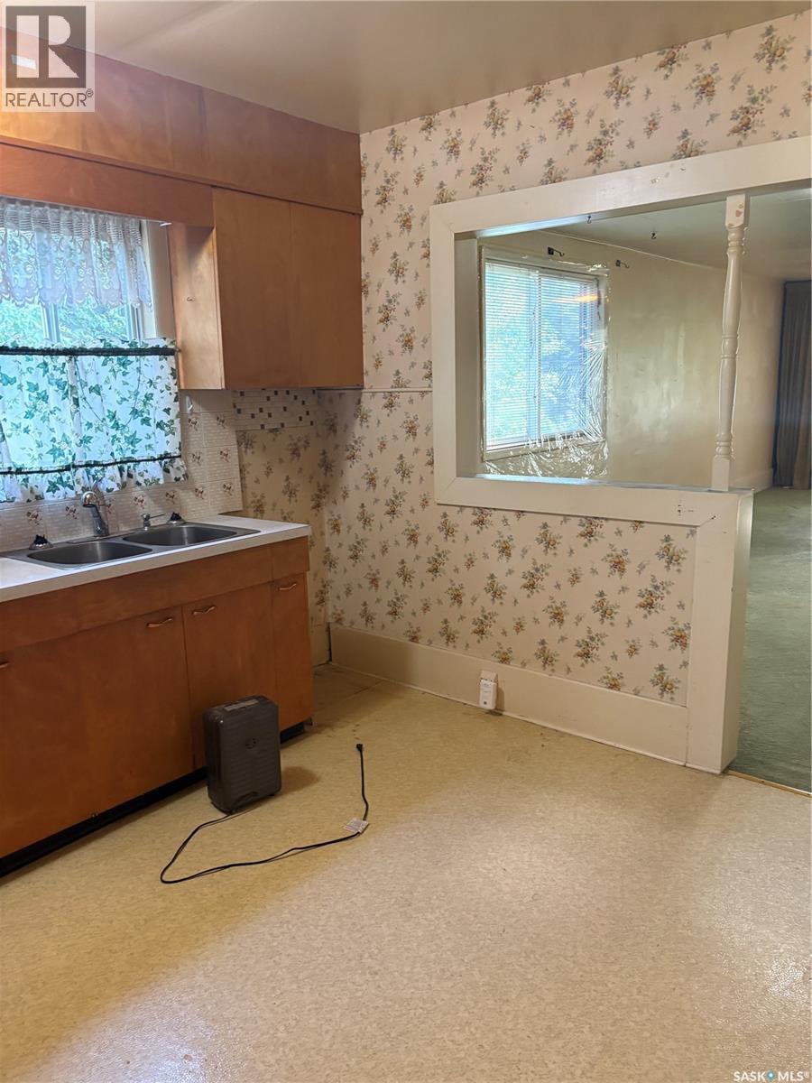 214 West AVENUE photo 4