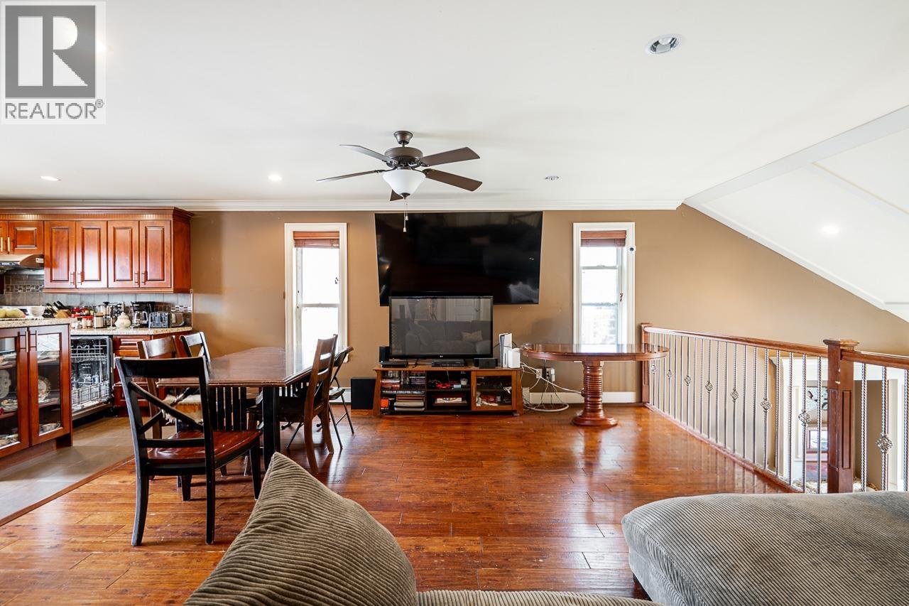 1403 Canil Avenue, New Westminster, British Columbia  V3M 0E2 - Photo 7 - R3159944