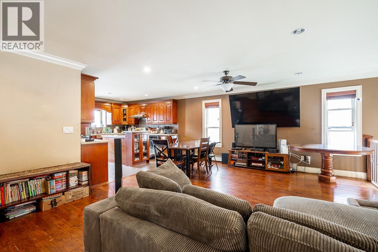 1403 Canil Avenue, New Westminster, British Columbia  V3M 0E2 - Photo 6 - R3159944