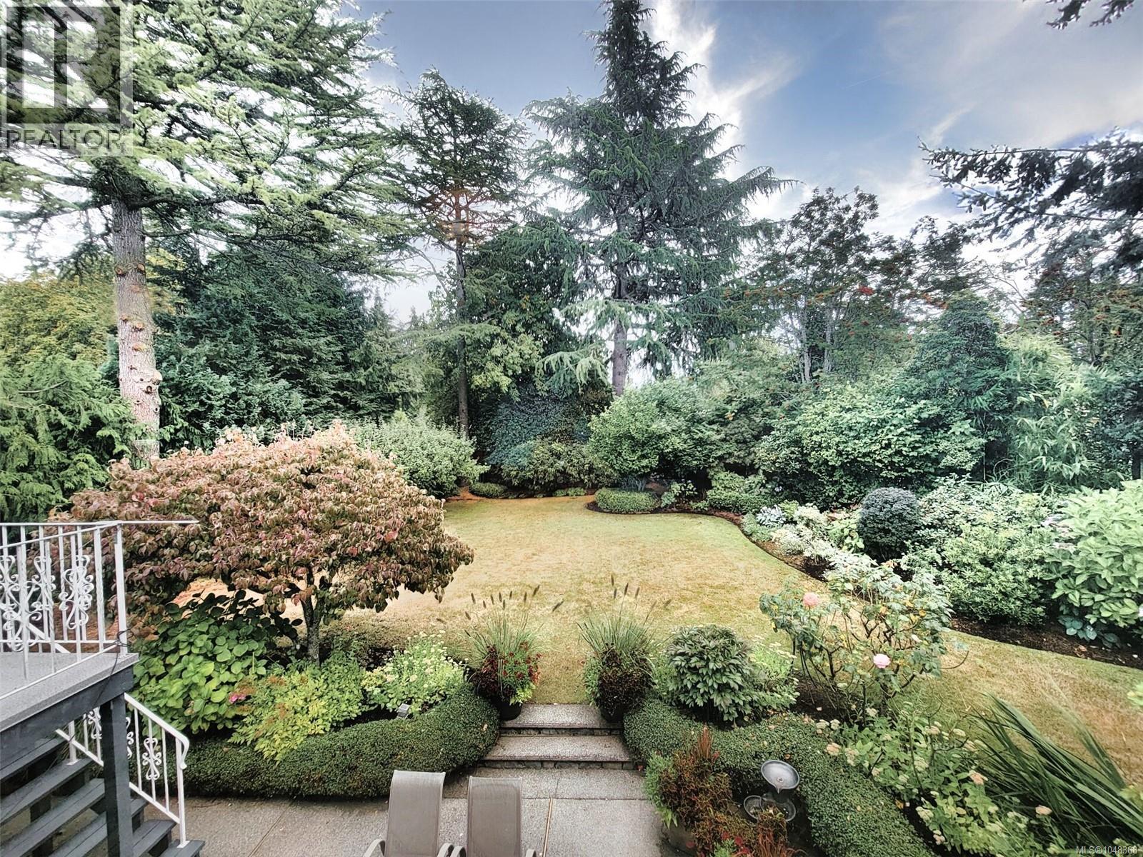 4575 Sumner Pl, Saanich, British Columbia