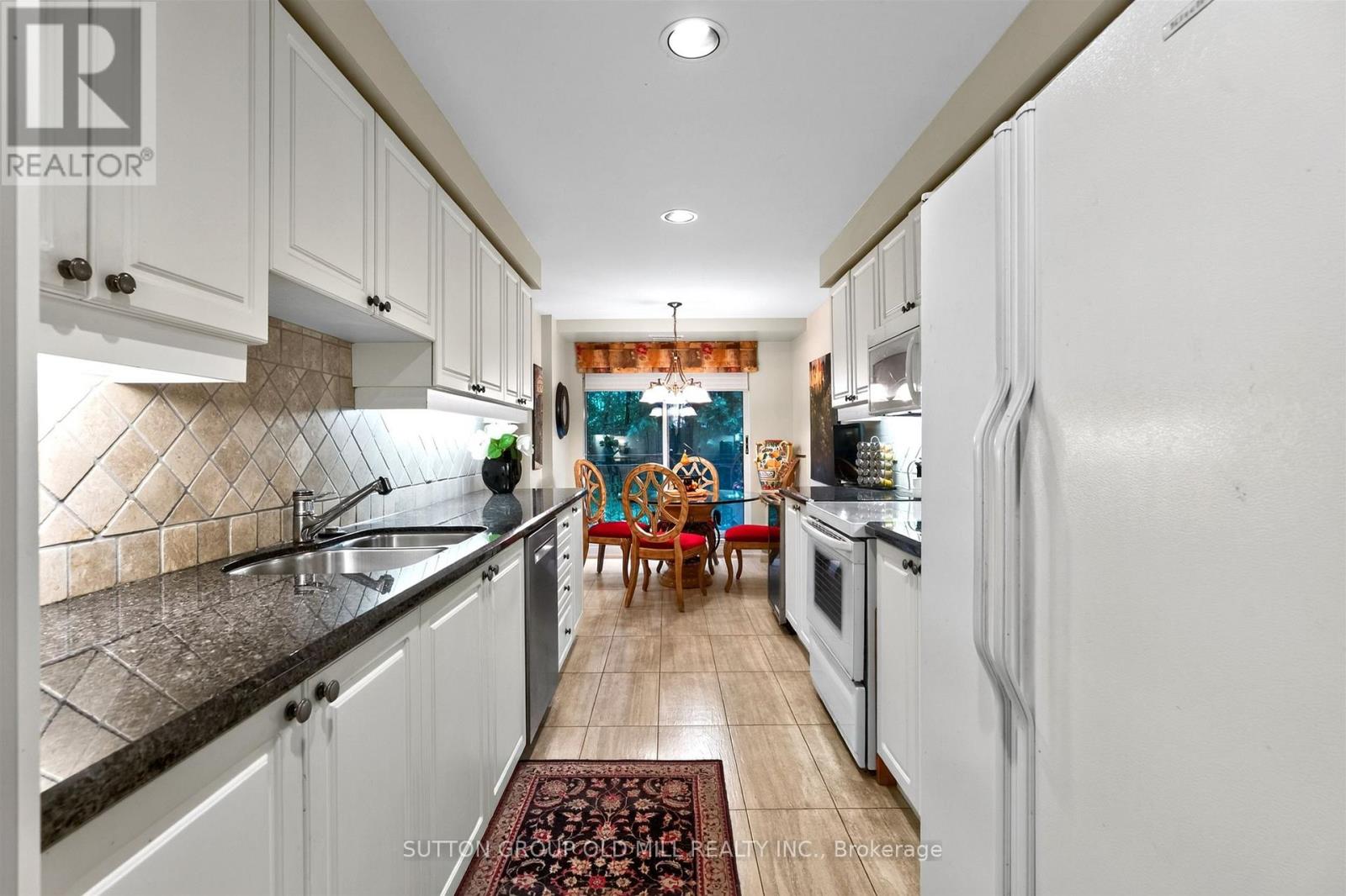 203 - 12 Old Mill Trail, Toronto, Ontario  M8X 2Z4 - Photo 12 - W13734194