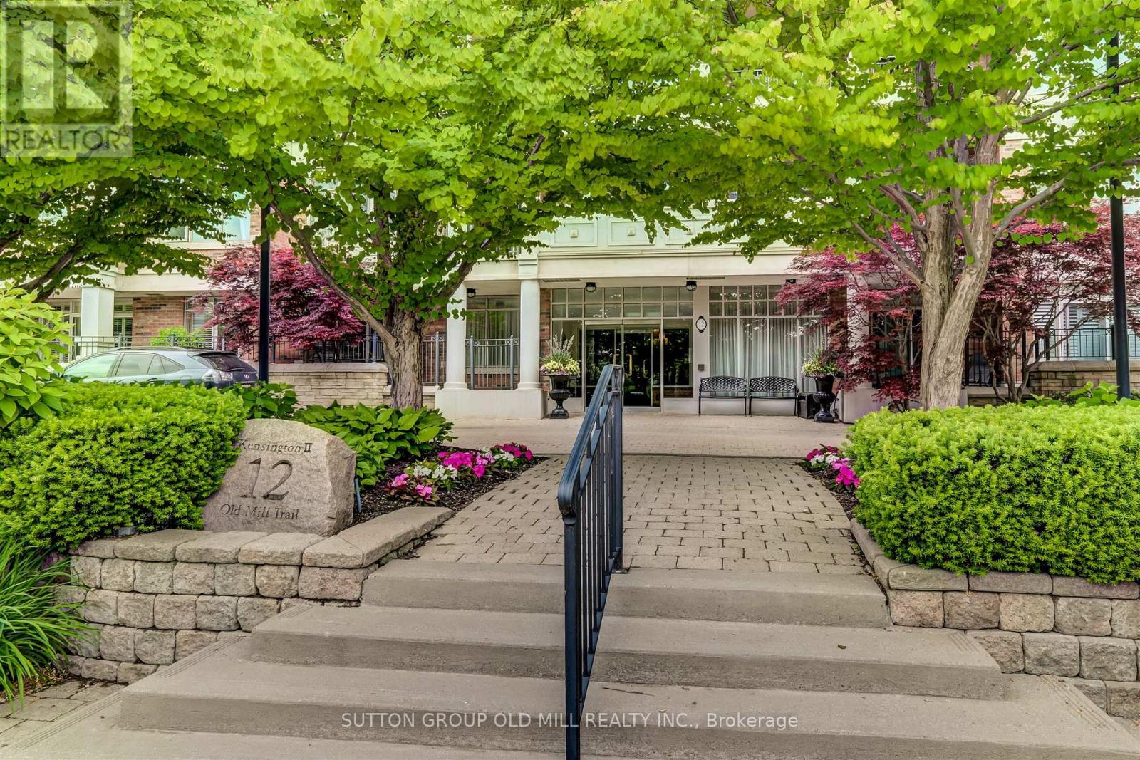 203 - 12 Old Mill Trail, Toronto, Ontario  M8X 2Z4 - Photo 2 - W13734194