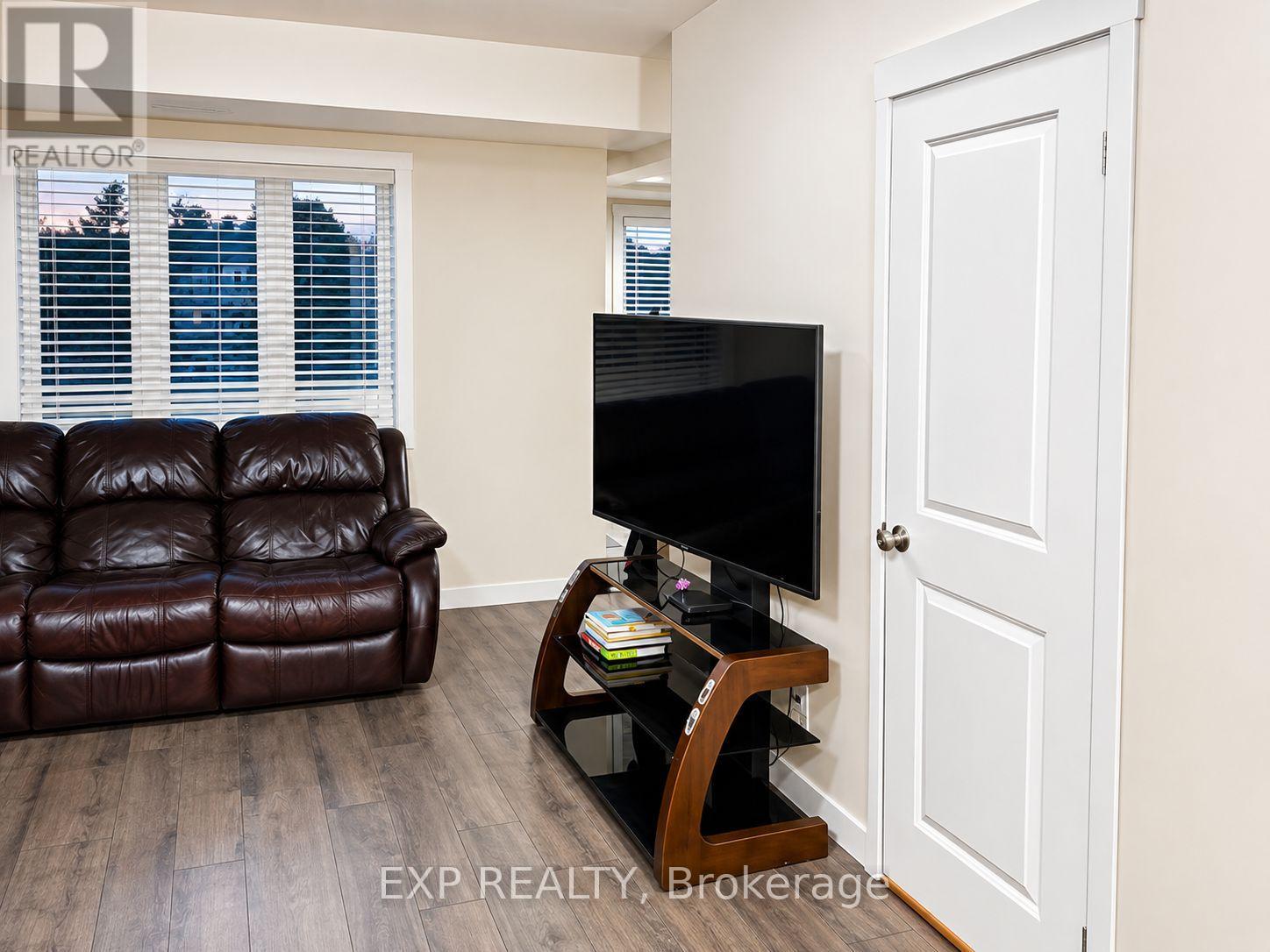 C14 - 160 Rochefort Street, Kitchener, Ontario  N2R 0P5 - Photo 5 - X13734164