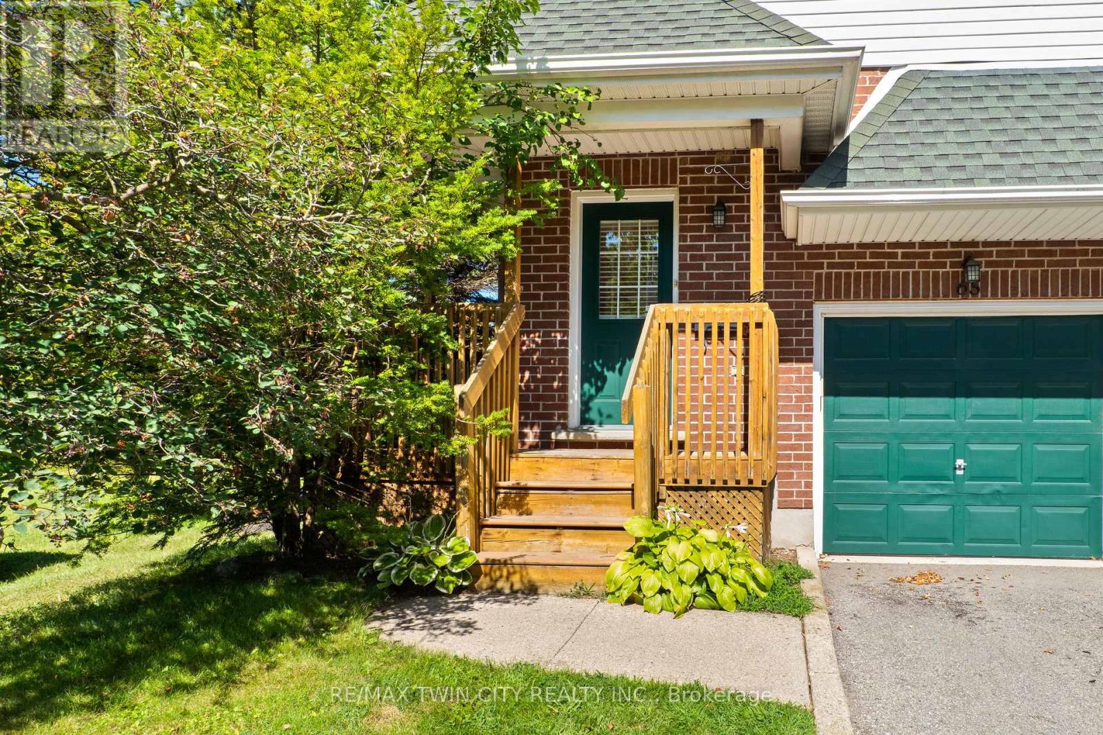65 - 42 Green Valley Drive, Kitchener, Ontario  N2P 2J7 - Photo 2 - X13734196
