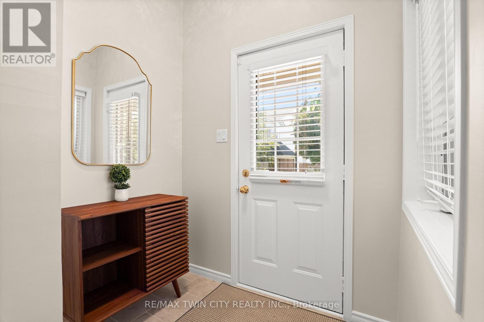 65 - 42 Green Valley Drive, Kitchener, Ontario  N2P 2J7 - Photo 3 - X13734196