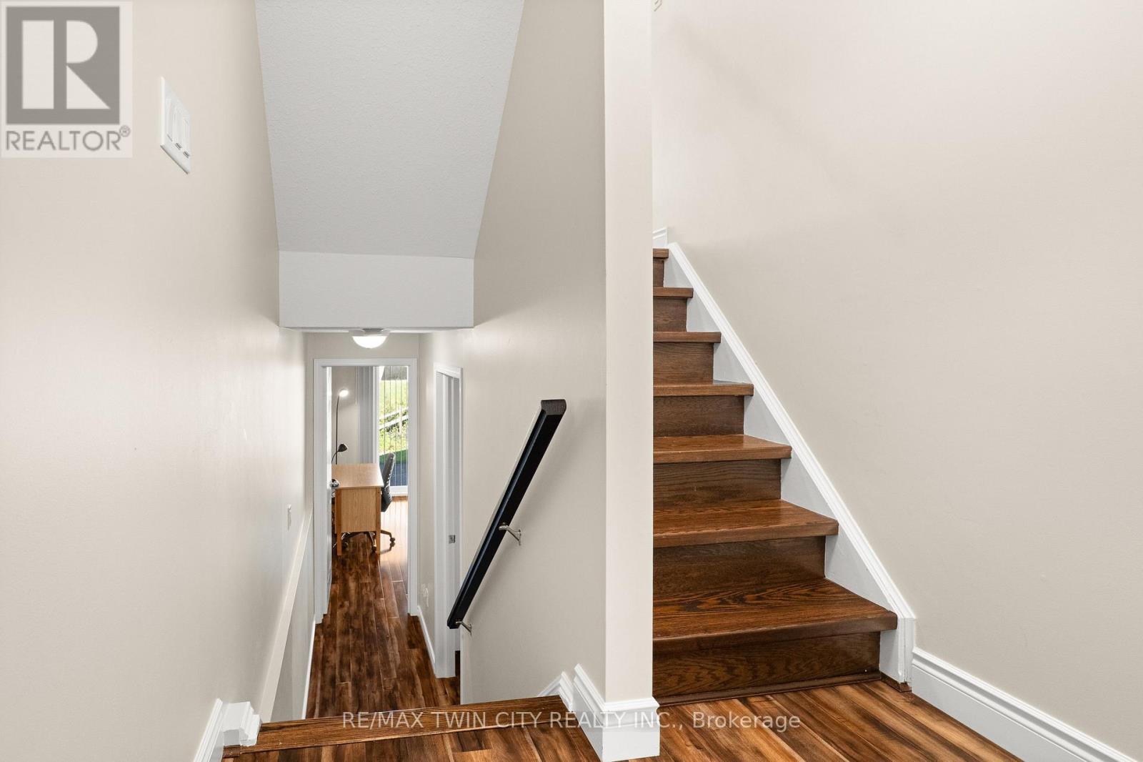 65 - 42 Green Valley Drive, Kitchener, Ontario  N2P 2J7 - Photo 5 - X13734196