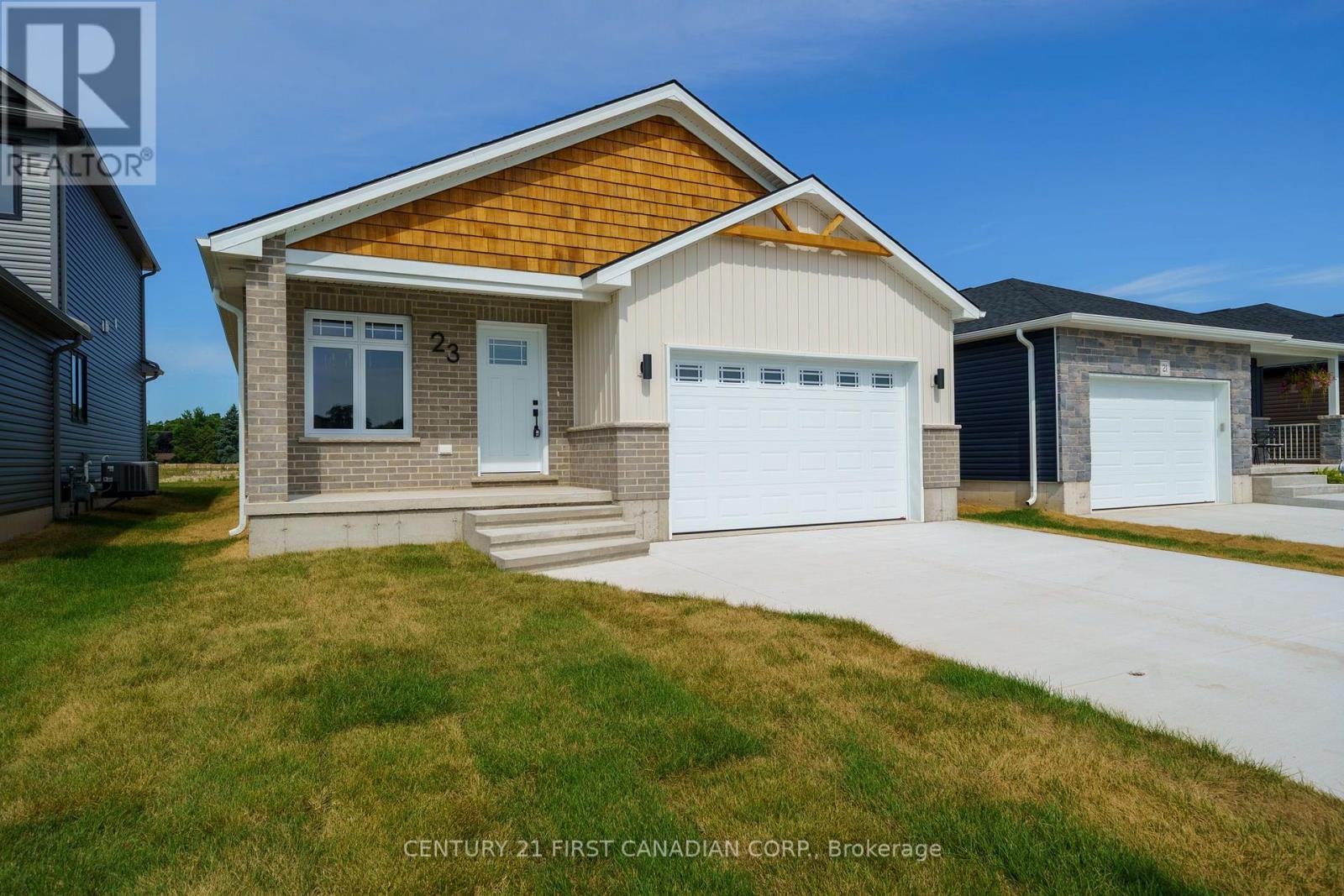 107 Victoria Avenue E, South Huron, Ontario  N0M 1M0 - Photo 3 - X13733578