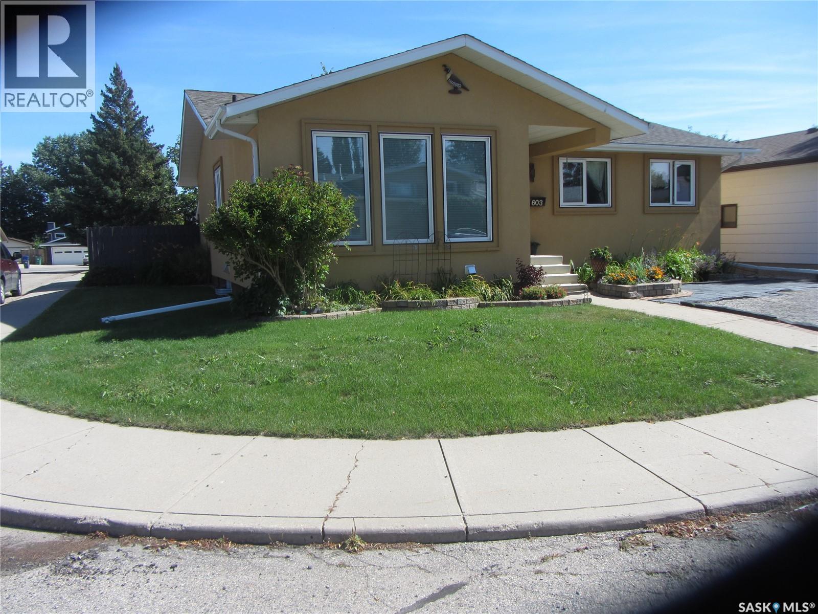 603 Christopher Way, Saskatoon, Saskatchewan  S7J 3S3 - Photo 1 - SK047175