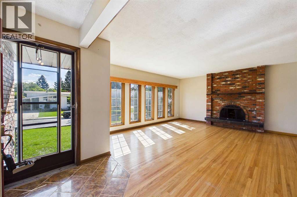 5 Chisholm Crescent Nw, Calgary, Alberta  T2L 0Y9 - Photo 3 - A2335485