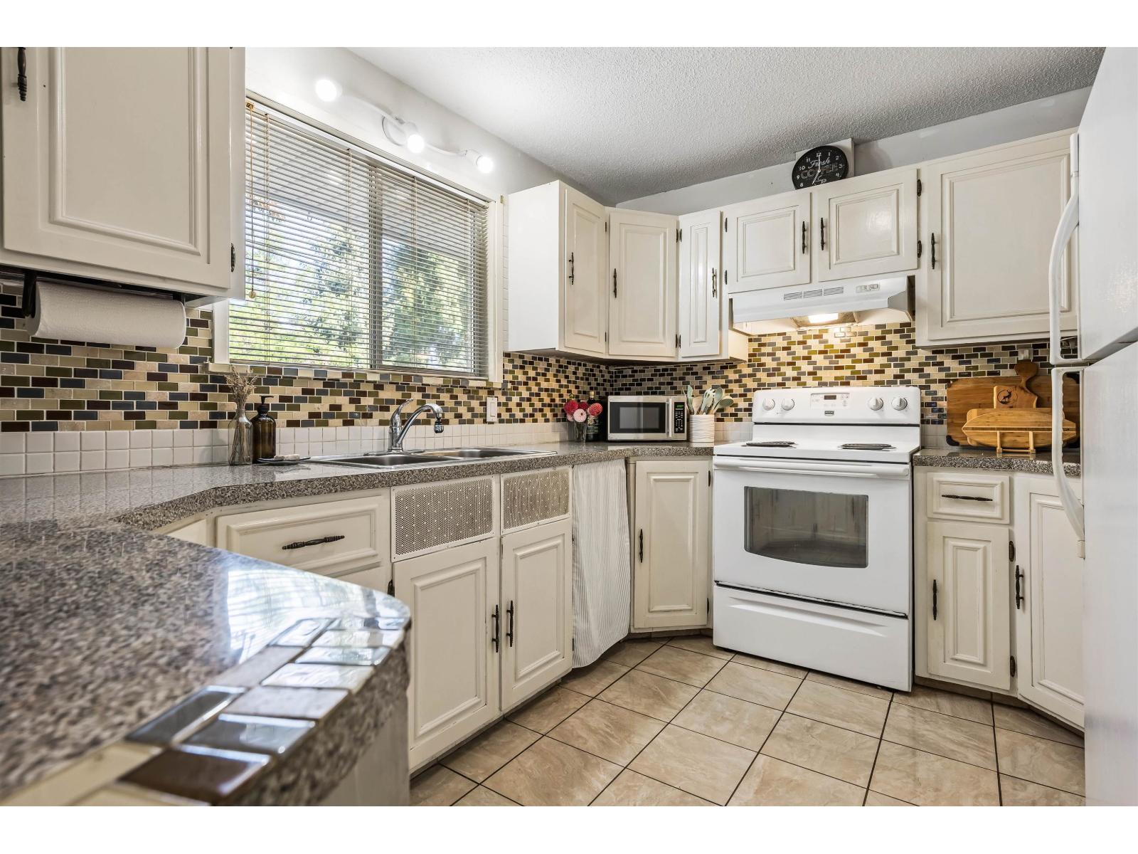 45942 Sleepy Hollow Road, Cultus Lake East, Cultus Lake, British Columbia  V2R 5A8 - Photo 14 - R3143763