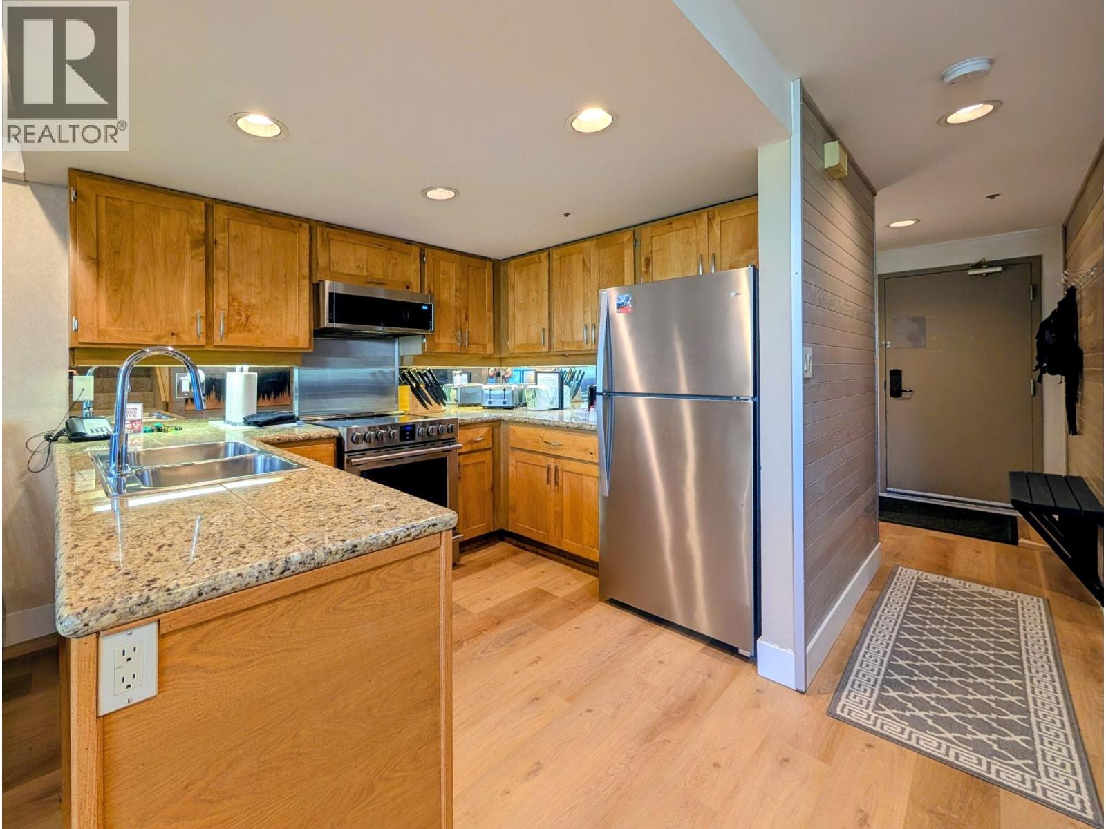 903(51) 4293 Mountain Square, Whistler, British Columbia  V8E 1B8 - Photo 4 - R3160103