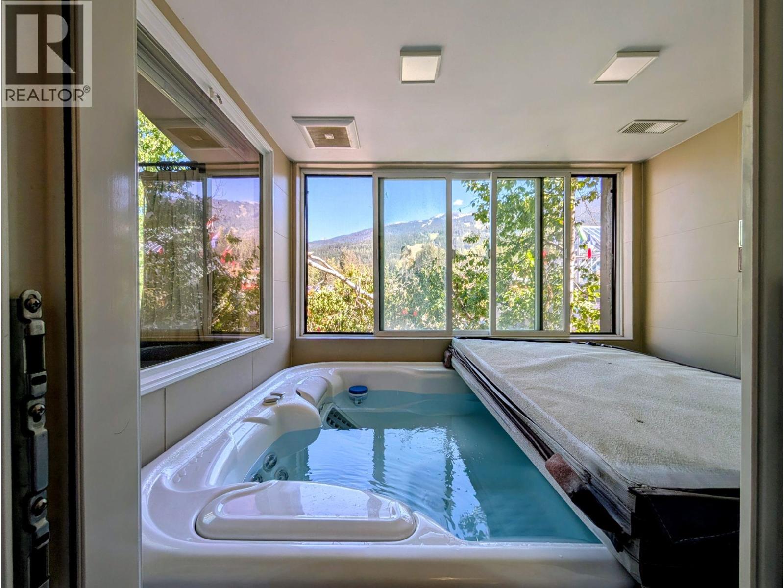 903(51) 4293 Mountain Square, Whistler, British Columbia  V8E 1B8 - Photo 15 - R3160103